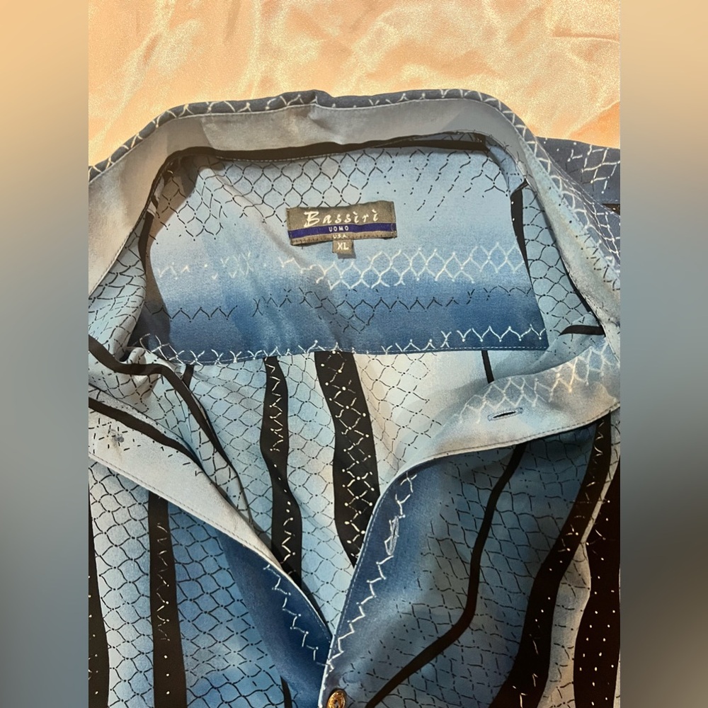Men’s button down - Picture 3 of 4